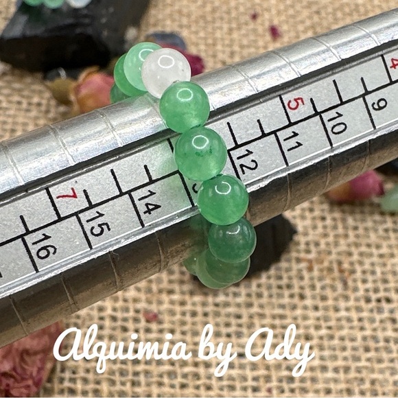 White jade Green Aventurine beaded gem ring - Picture 4 of 5